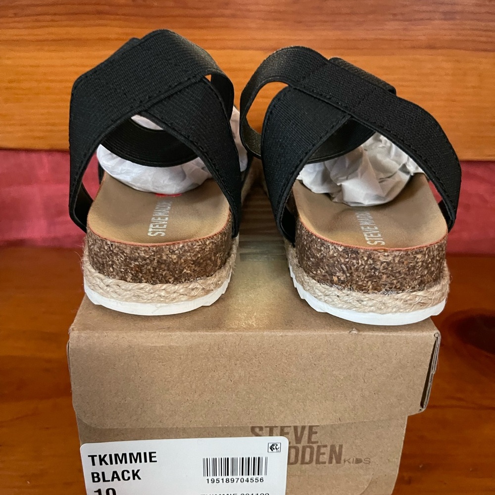 Steve Madden Black Kids Sandals sz 10 NIB - Picture 3 of 4
